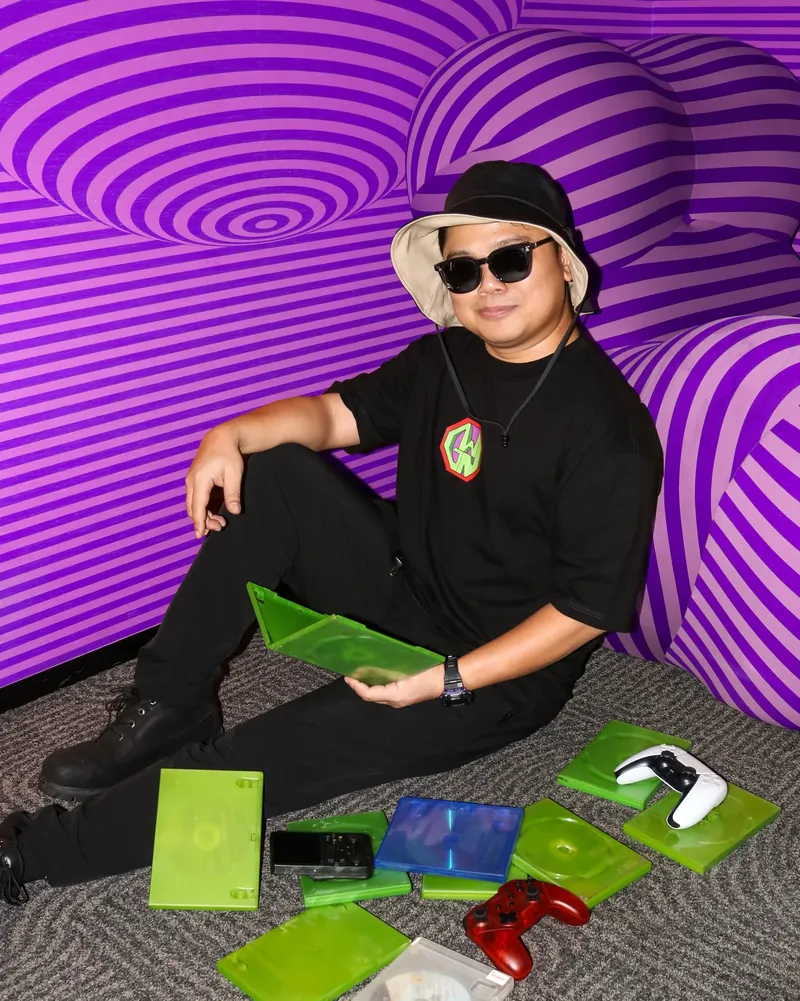Ryan : Co-Host